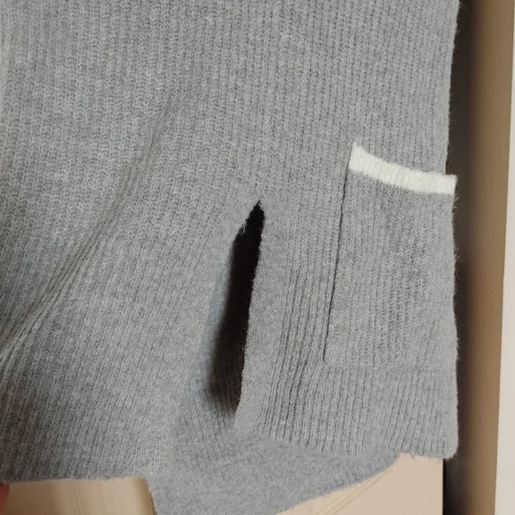 Cardigan - Picture 3 of 6